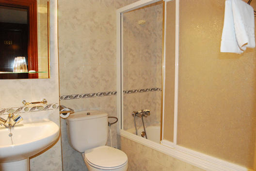 Hostal Universal Benavente Bilik gambar