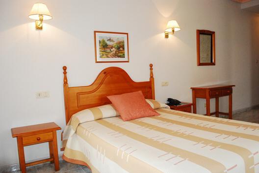 Hostal Universal Benavente Luaran gambar