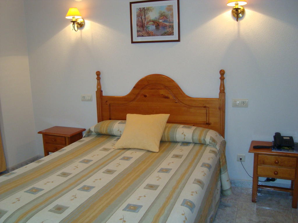 Hostal Universal Benavente Bilik gambar