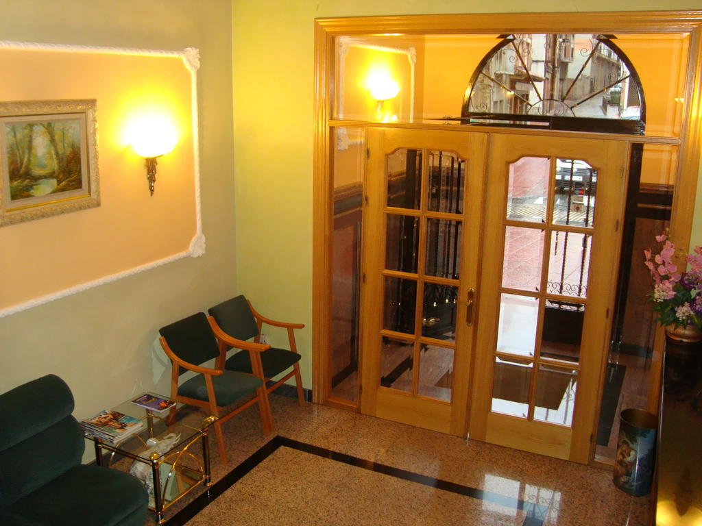 Hostal Universal Benavente Luaran gambar