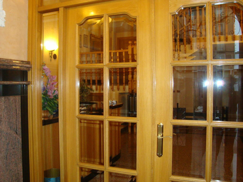 Hostal Universal Benavente Luaran gambar