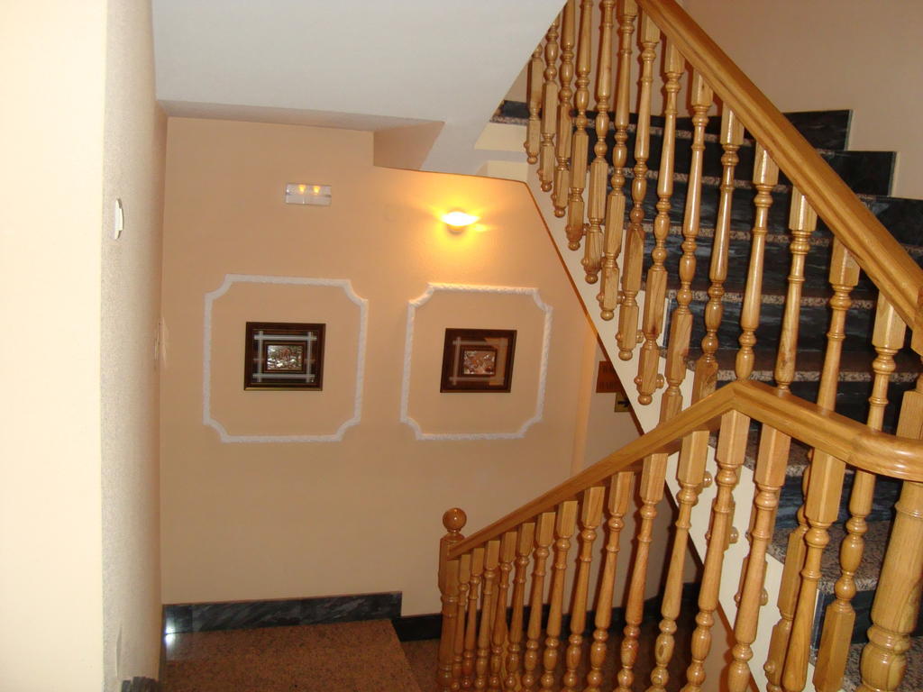 Hostal Universal Benavente Luaran gambar